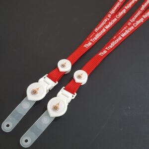 สายคล้องคอ สายคล้องบัตร สีแดง สกรีนชื่อ ใส่โลโก้ เรซิ่นทรงหยดน้ำ วิทยาลัย ภาาอังกฤษ