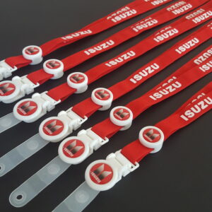 สายคล้องคอ สายคล้องบัตร สีแดง สกรีนชื่อ บริษัท ใส่โลโก้แบรนด์