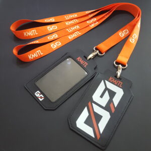 สายคล้องคอ สายคล้องบัตร สีส้ม สกรีนชื่อ บริษัท ใส่โลโก้แบรนด์ พร้อมซองหนังใส่บัตร สกรีนซอง