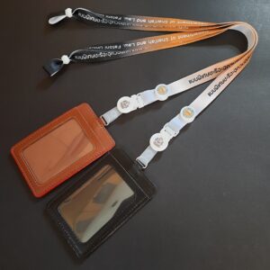 โรงงาน สายคล้องบัตร สายห้อยป้าย สรีนชื่อ สอดสี พิมพ์ซับลิเมชั่น ไล่สี สีดำ น้ำตาล ขาว