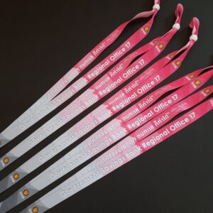 สายคล้องคอบัตรพนักงาน GSB สีมพู ลายกราฟฟิค ไล่สี เทา ชมพู โรงงาน สายคล้องบัตร สายห้อยป้าย สรีนชื่อ สอดสี พิมพ์ซับลิเมชั่น