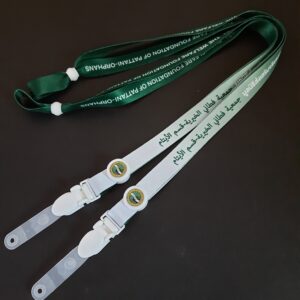 รับทำ สายคล้องบัตรสกรีนชื่อ สายห้อยคอ สอดสี พิมพ์ซับลิเมชั่น สีเขียว ขาว ไล่สี