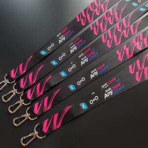 สายคล้องวันสัน Watsons รับออกแบบ ผลิต สายคล้องบัตร สายห้อยป้าย สรีนชื่อ สอดสี พิมพ์ซับลิเมชั่น สีดำ