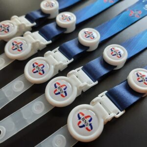 รับออกแบบ ผลิต สายคล้องบัตร สายห้อยป้าย สรีนชื่อ สอดสี พิมพ์ซับลิเมชั่น สีน้ำเงิน