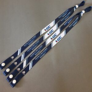 สายคล้องแมส สีน้ำเงิน สกรีนโลโก้ GC สำหรับแจกพนักงานหรือ ของชำร่วย งานประชุมสัมมนา