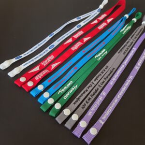 สายคล้องแมส ซิลค์สกรีนโลโก้บริษัท ของที่ระลึกพิมพ์ชื่อ