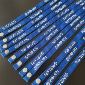 สายคล้องแมสสีน้ำเงิน สกรีนโลโก้บริษัท