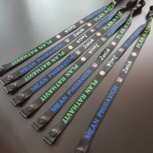 สายคล้องแมส ลายการ์ตูน น่ารักๆ สกรีนชื่อศิลปิน สำหรับกลุ่มแฟนคลับ