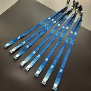 สายคล้องแมส สีน้ำเงิน หน้ากากอนามัย สกรีนโลโกและชื่อโรงเรียน