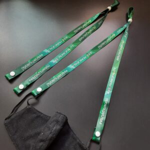 สายคล้องแมส สีเขียว สกรีนชื่อเทศบาลตำบลเจดีย์