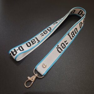 สายคล้องคอ ดีอะ โสด สีขาวขอบสีฟ้า สายใหญ่ กว้าง 25 มม.