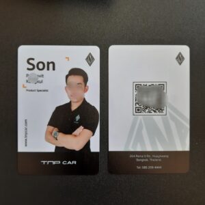 บัตรพนักงาน บริษัท พิมพ์บัตรพลาสติกแข็ง 4 สี เจาะรูห้อยบัตร สีดำ สแกน QR code หลังบัตร